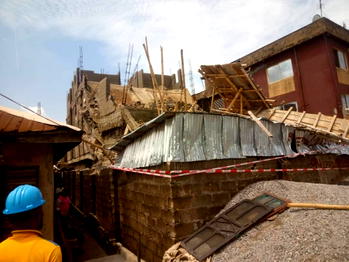 Scores escape death as 3-storey building undergoing construction collapses in Lagos