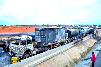 2 die, 13 vehicles burnt as tanker explodes in Ogun