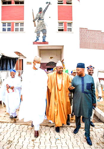 Ibadan indigenes honour Sports Minister with merit award