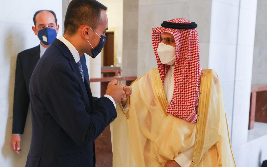 Coalition against Islamic State meets in Rome, turns eye on Africa