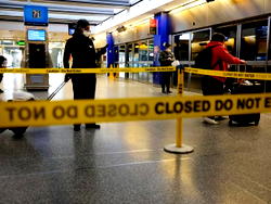 US keeps travel restrictions for foreigners due to Delta variant