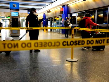 US keeps travel restrictions for foreigners due to Delta variant