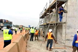 Lagos-Ibadan Expressway: FG diverts traffic 72hrs to fix flyover beam