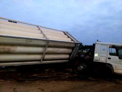 Two dead, others injured as truck rams into car on Lagos/Ibadan Expressway
