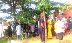 [PHOTOS] Rivers LG boss, Lloyd, locks out workers over lateness