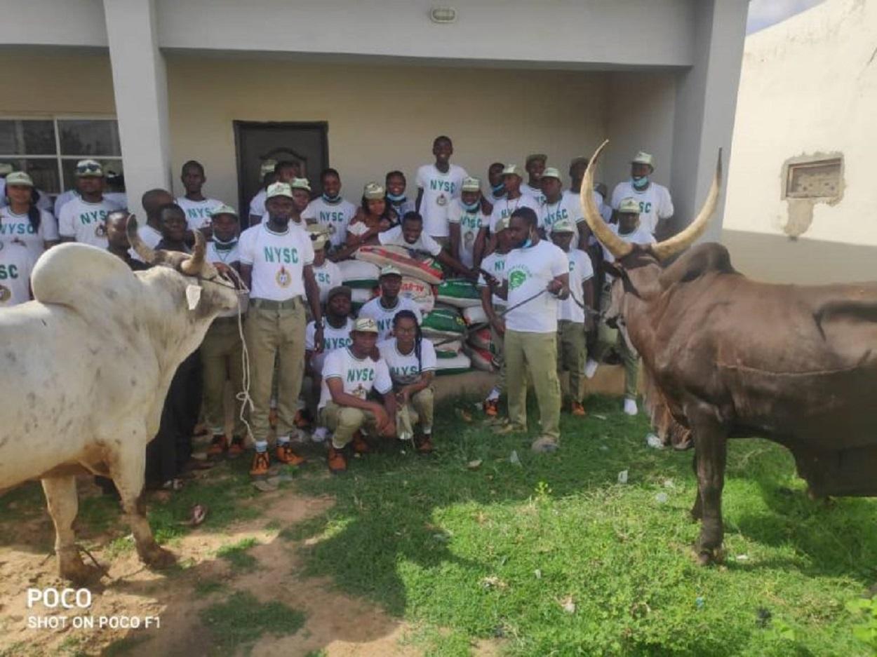 Sallah: Buhari donates N1m, cows, rice to NYSC members in Daura