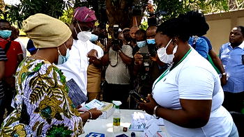 Apathy as card readers malfunction in Lagos