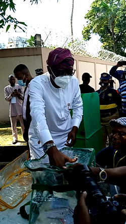 Sanwo-Olu, wife, cast votes at Ikoyi unit