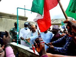 Aderinokun extends charitable gesture to Mowe, Magboro residents