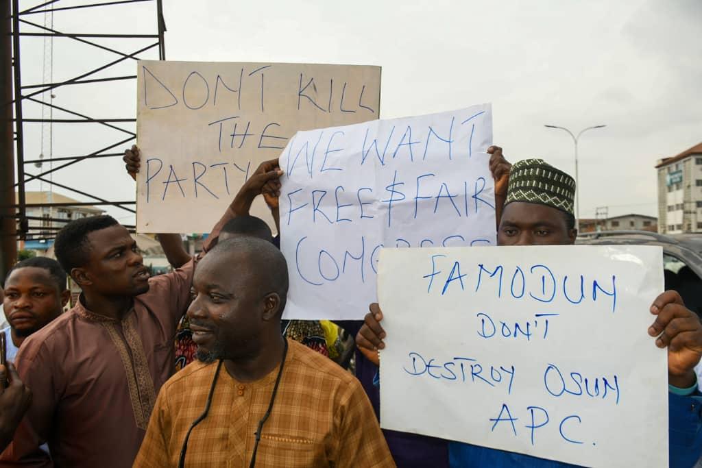 a3ce020b e84f 4344 99c7 610d1a333185 Ward Congress: Osun APC youth protest alleged hijacking of forms, camping of officials