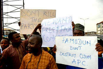 Ward Congress: Osun APC youth protest alleged hijacking of forms, camping of officials