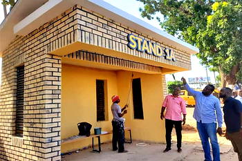 Enugu residents protest exclusion from bus shelters