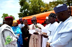 Ndume empowers traders, farmers in Southern Borno with N40 million, 10 trucks of fertilizers, 3 trucks maize seed varieties