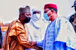 Refugees: Borno Governor meets Nigerien President Bazoum in Diffa