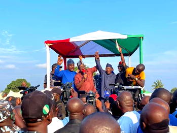 Mass defection hits Benue APC as hundreds dump party for PDP in Ushongo