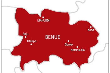 Angry monarchs storm Benue highway, chase away criminal elements, fake tax collectors
