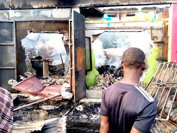 Midnight fire razes 10 shops, destroys goods in Rivers