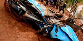 Truck crashes into taxi, kills 4 in Oyo