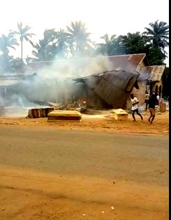 Breaking: Gunmen storm Orlu, behead community leader, destroy 20 shops, vehicles
