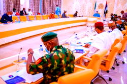 Buhari meets with Security Chiefs
