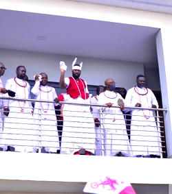 PHOTOS: Olu of Warri-designate spotted walking in Warri, before departing for Ode-Itsekiri