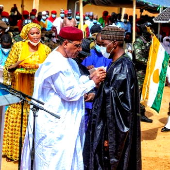 National Honour: President Bazoum awards Zulum with Nigerien equivalent of GCON