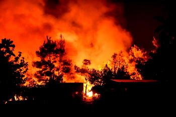 Breaking: Fire guts Kaduna Varsity market, destroys shops