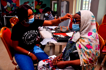 Lagos lawmaker provides free eye test for constituents
