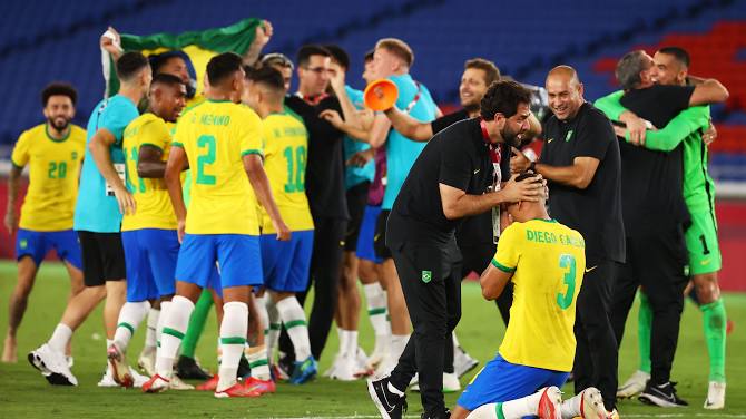 FOOTBALL: Heartbreak for Spain as Brazil seal late Olympic gold
