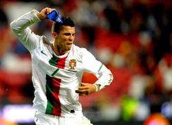 Agent scams Ronaldo of whopping £250k
