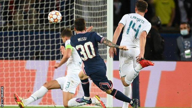 CHAMPIONS LEAGUE: Messi opens PSG account in 2-0 win over Man City