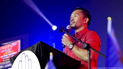 ‘Goodbye boxing’, Pacquiao hangs gloves, eyes Philippines Presidency