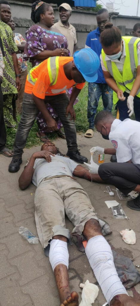 4 injured as ambulance rams minivan in Lagos