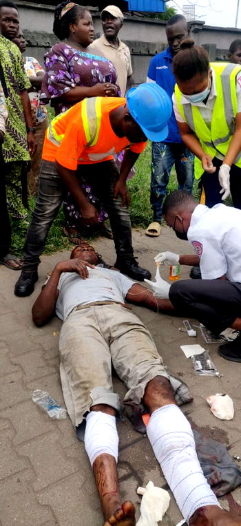 4 injured as ambulance rams minivan in Lagos