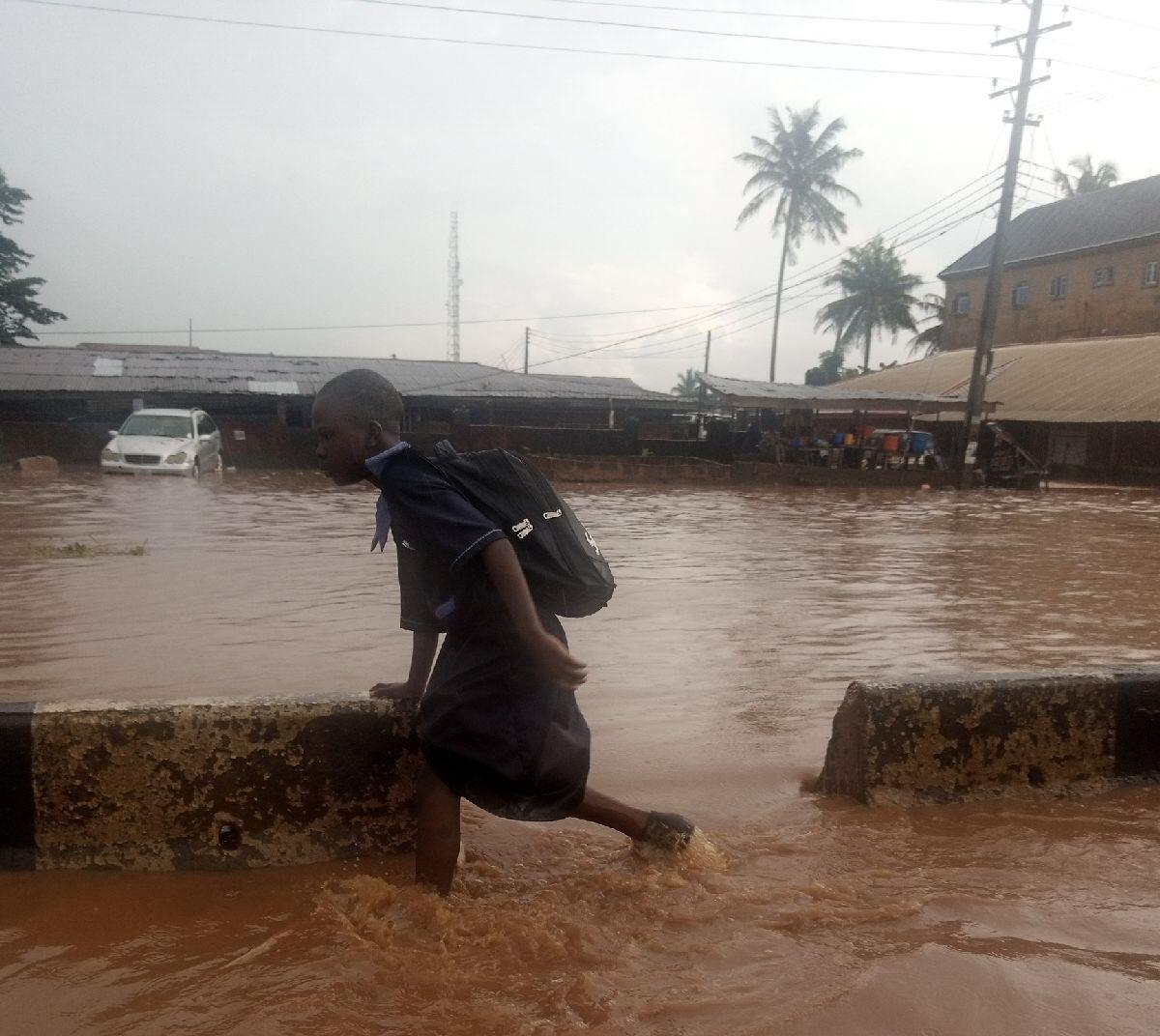 Commuters stranded as flood takes over Benin
