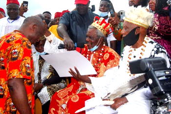 Enugu community confers chieftaincy title on illustrious son for uncommon philanthropy, community dev