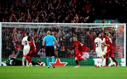 Skipper Henderson spoils AC Milan’s return to UCL as Liverpool win 3-2