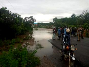 Ogbomoso-Igbeti Road submerged, traders stranded
