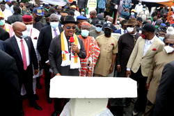 Gov Emmanuel inaugurates 3.4KM internal roads in Shelter Afrique