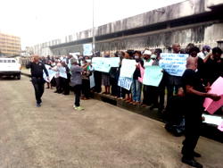 Breaking: Pensioners storm Rivers Secretariat, protest non-payment of entitlement,  death of 300 colleagues