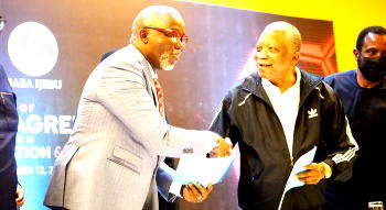 Pinnick praises Adebutu as NFF, Baba Ijebu seal partnership