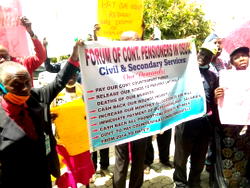 Pensioners protest in Osun, as Oyetola approves N708 million for pension