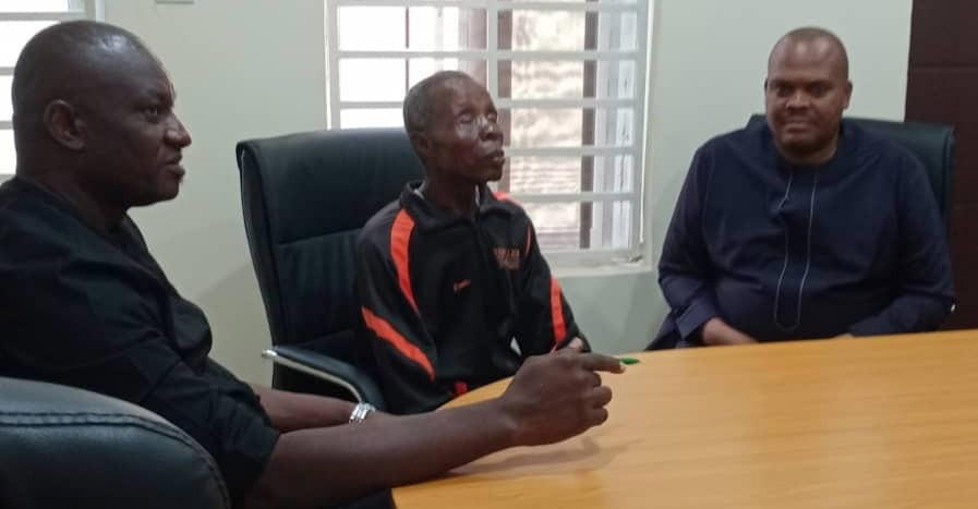Enugu govt delegation meets with visually impaired Commonwealth Boxing Gold Medalist