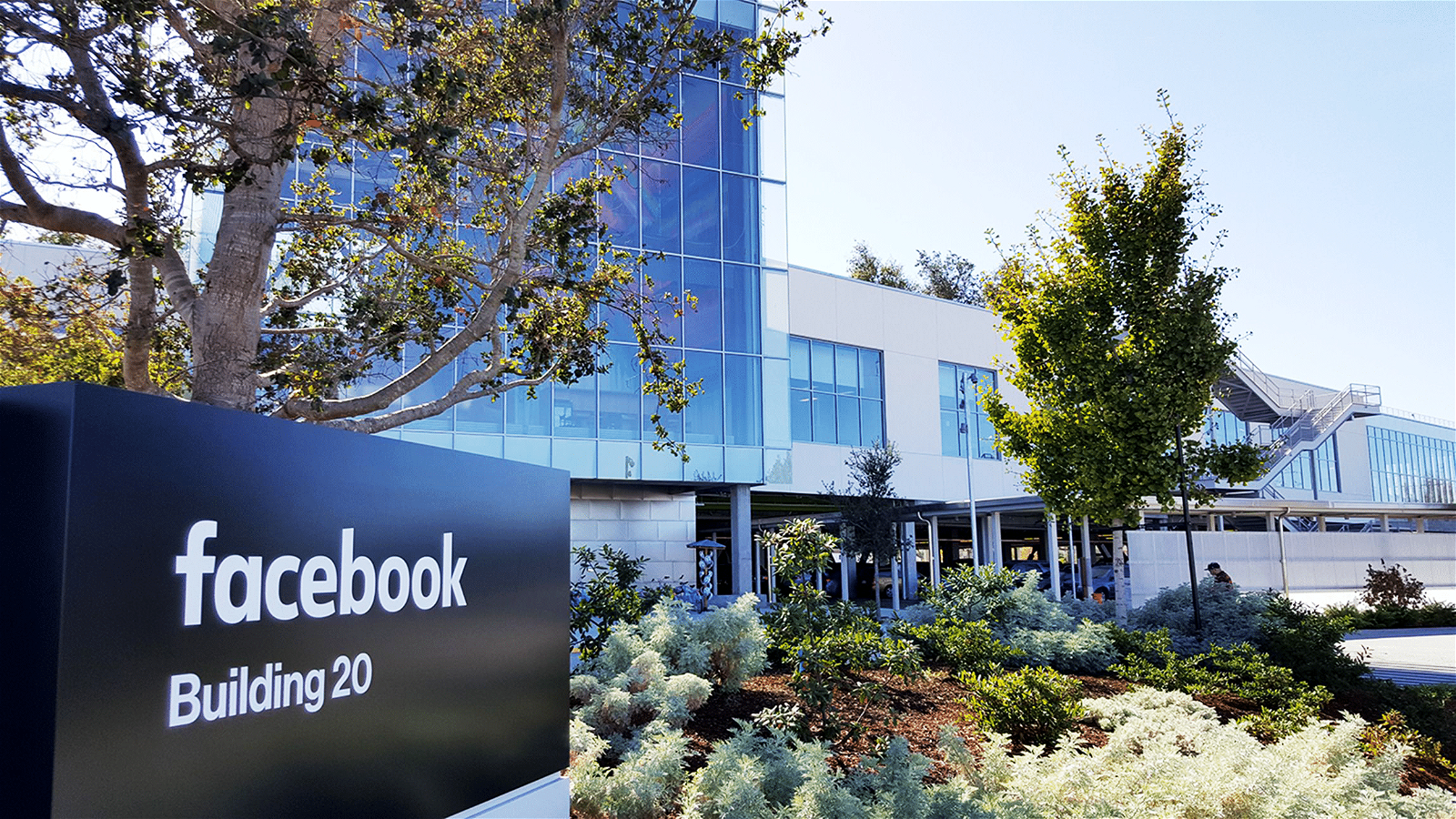 Facebook staff stuck outside office as outage prevents security passes from  working