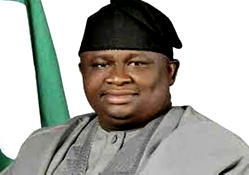 2023: Group buys, presents N20m Senatorial nomination form to Adeola in Ogun