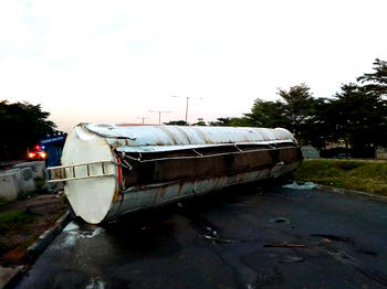 Oshodi-Apapa Exp: One dies, another rescued in Mile-2 tanker crash