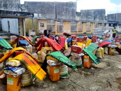 Cross River: Commission distributes relief materials to IDPs in 2 LGAs, refugees