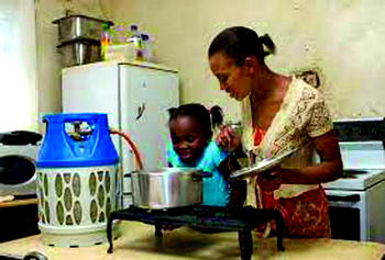 COVID-19: Nigerian women decry high cost of cooking gas, foodstuffs