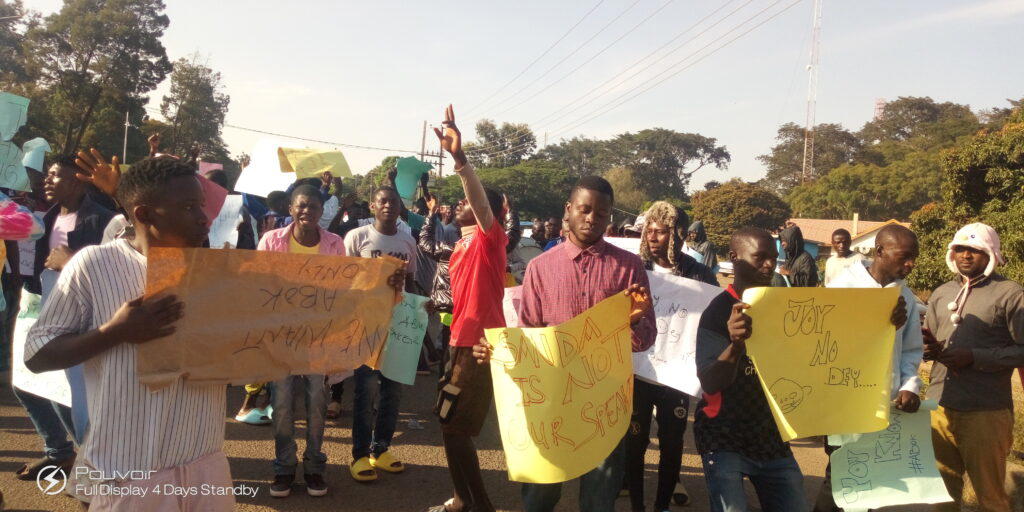 Drama in Plateau Assembly as youths takeover, demanding reinstatement of Ayuba