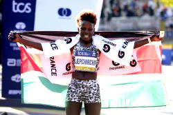 Jepchirchir sets marathon record in New York